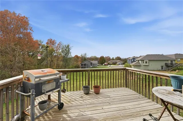 $330,000 | 2207 Ashford Street, Excelsior Springs, MO 64024