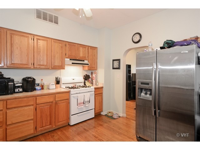 1807 West Eddy Street Chicago, IL 60657 - Photo 5 of 15