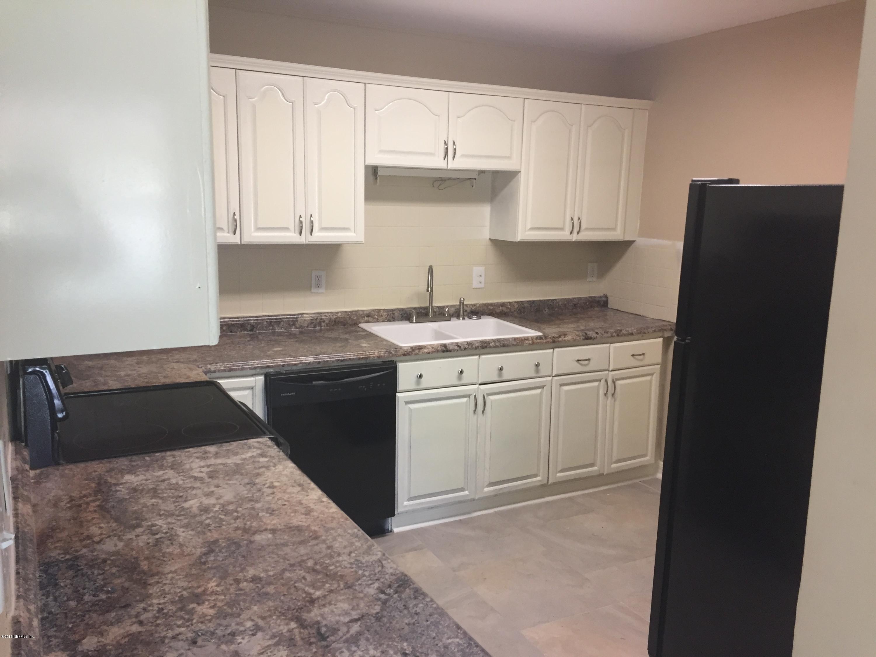 5223 Woodcrest Road Jacksonville, FL 32205 - Photo 3 of 13 IMG_1575