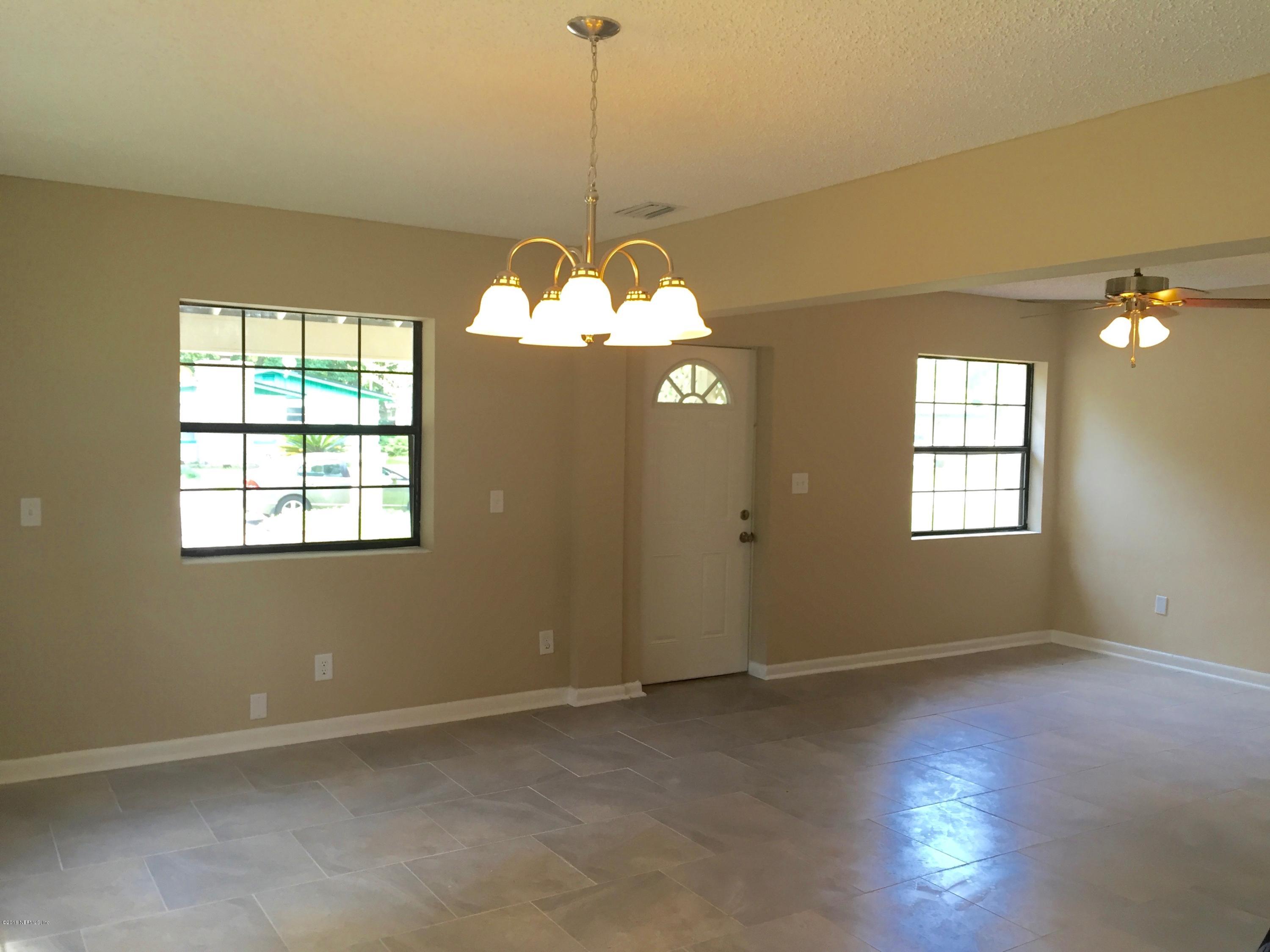 5223 Woodcrest Road Jacksonville, FL 32205 - Photo 6 of 13 IMG_1492