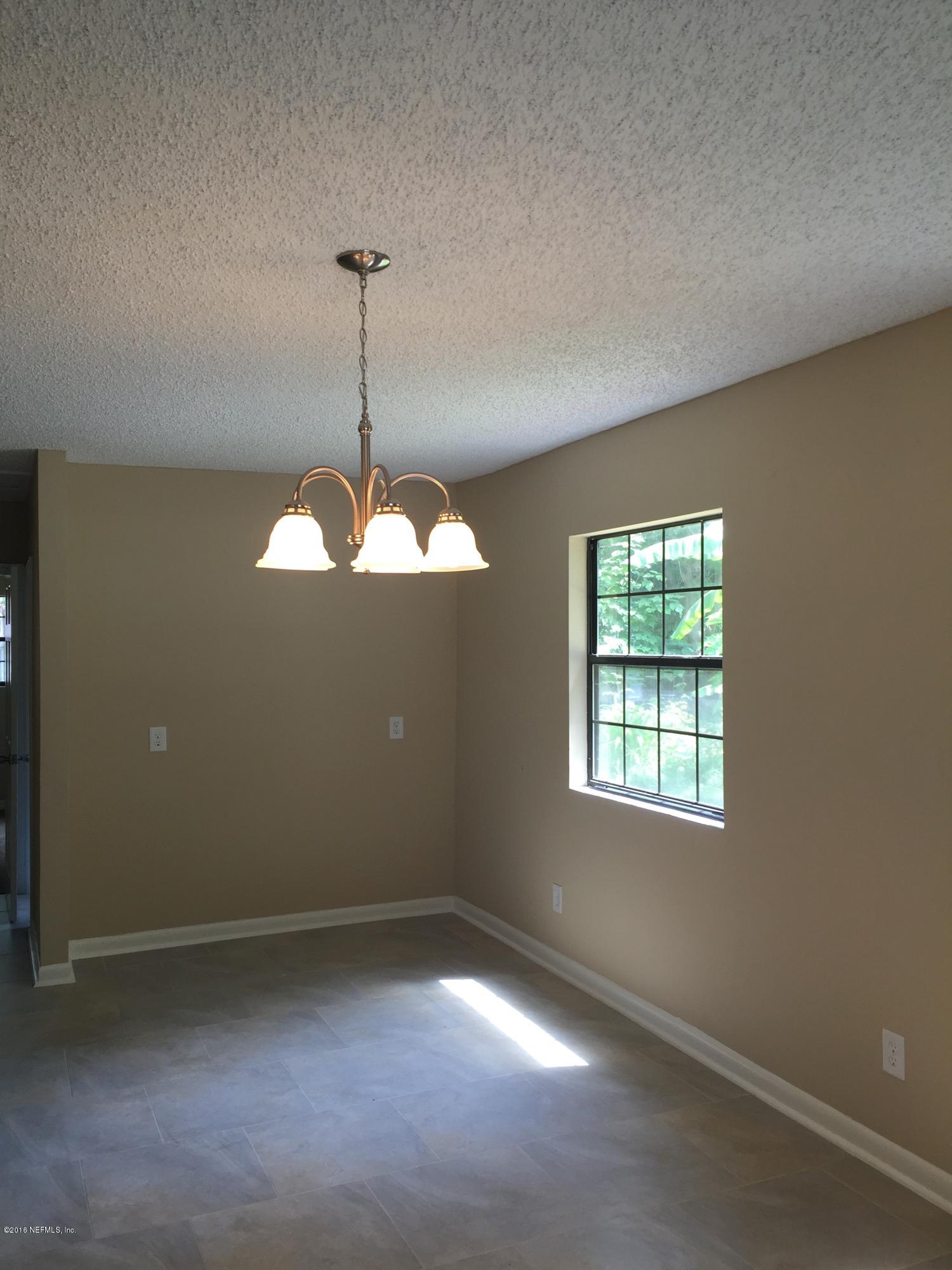 5223 Woodcrest Road Jacksonville, FL 32205 - Photo 9 of 13 IMG_1495
