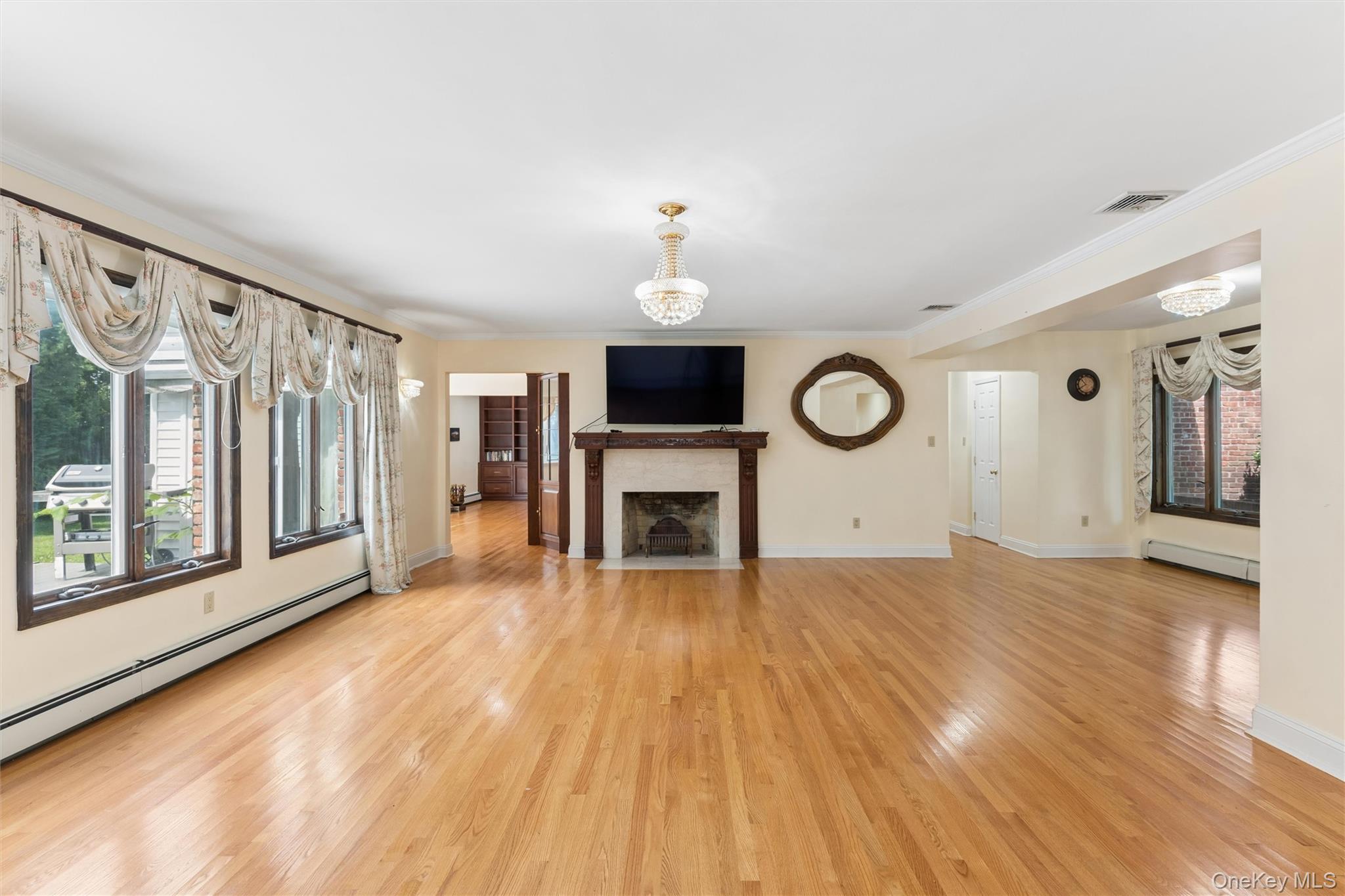 72 Lake End Road Merrick, NY 11566 - Photo 7 of 43