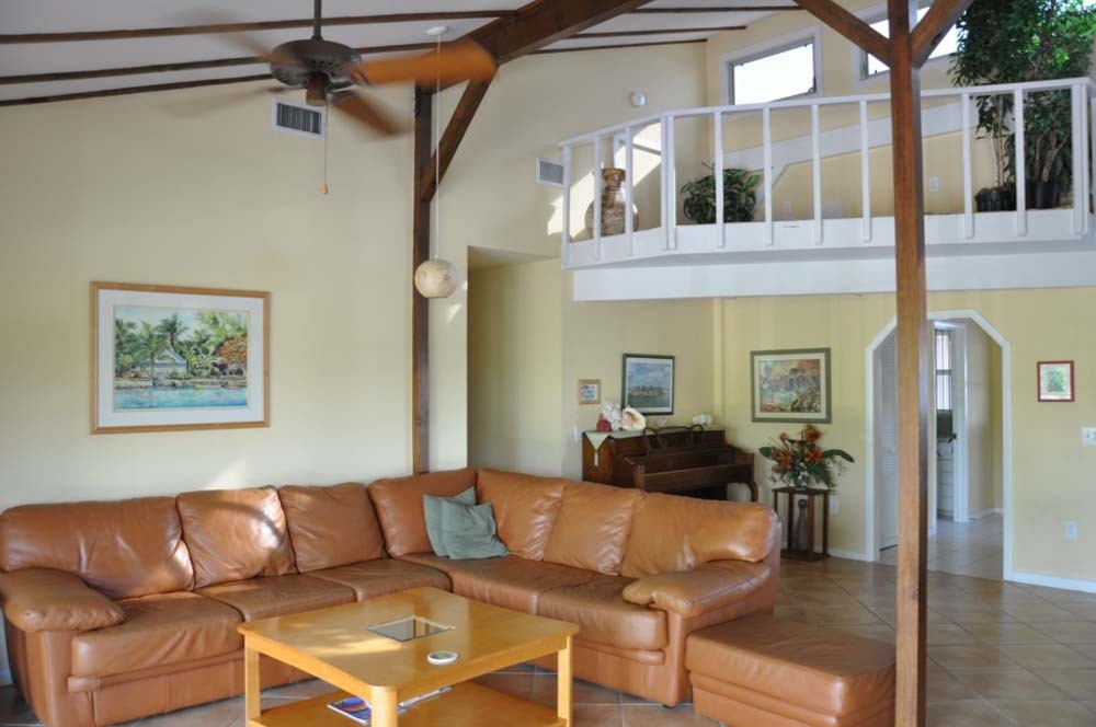 123 Brian Road Marathon, FL 33050 - Photo 15 of 26 Living Area