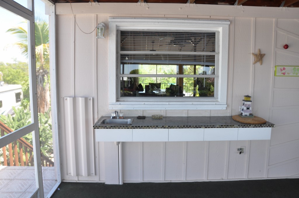 123 Brian Road Marathon, FL 33050 - Photo 24 of 26 Patio With Counter And Bar Sink