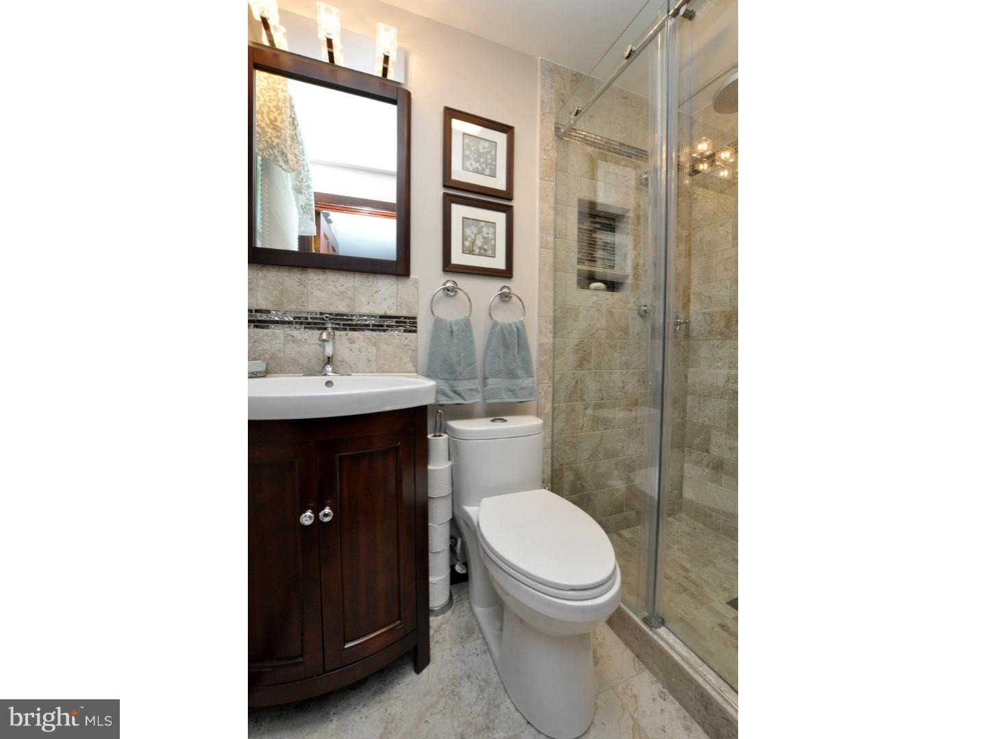 16 Ridgewood Avenue Delran, NJ 08075 - Photo 19 of 25 Master Bathroom