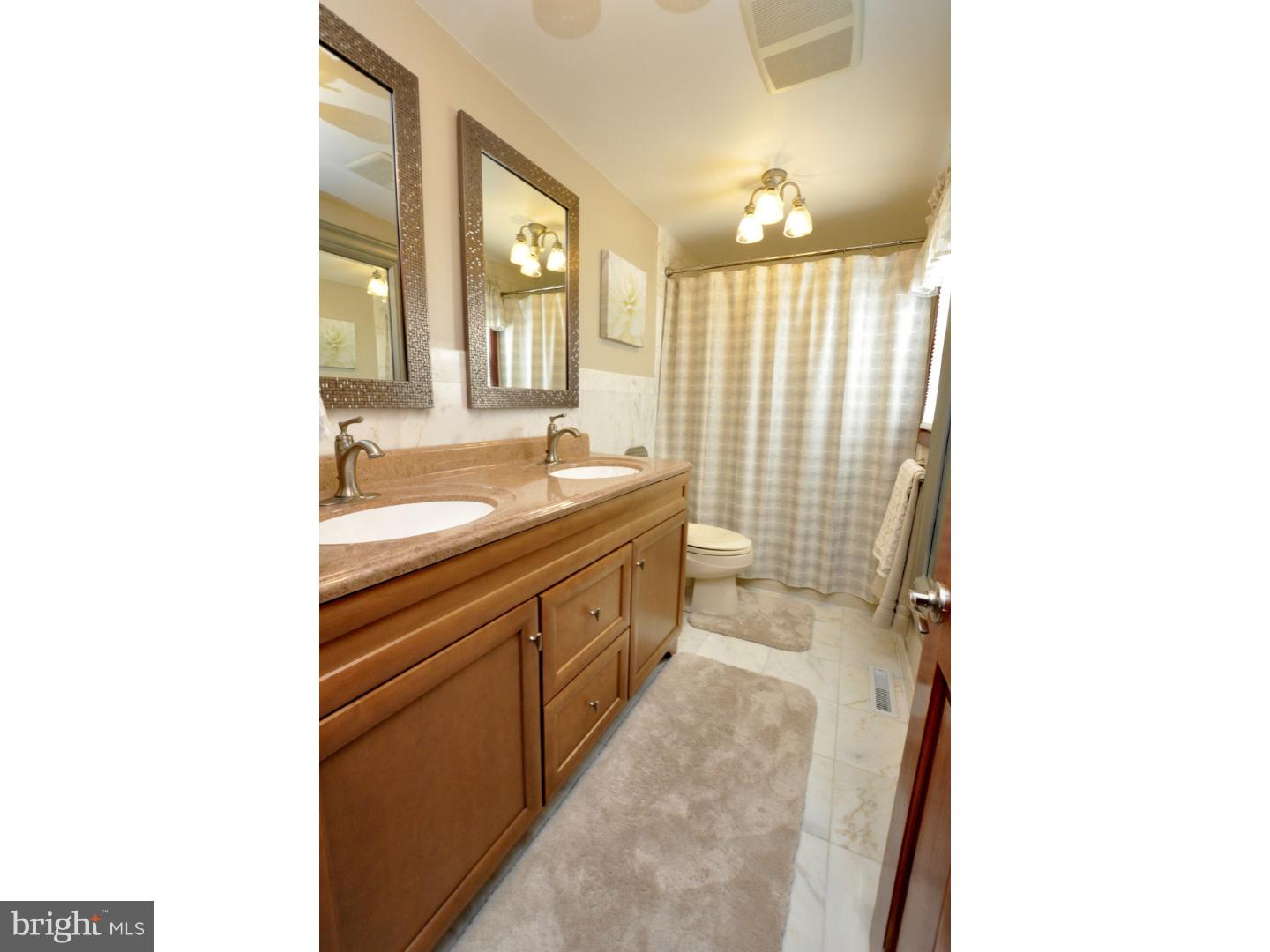 16 Ridgewood Avenue Delran, NJ 08075 - Photo 20 of 25 Bathroom