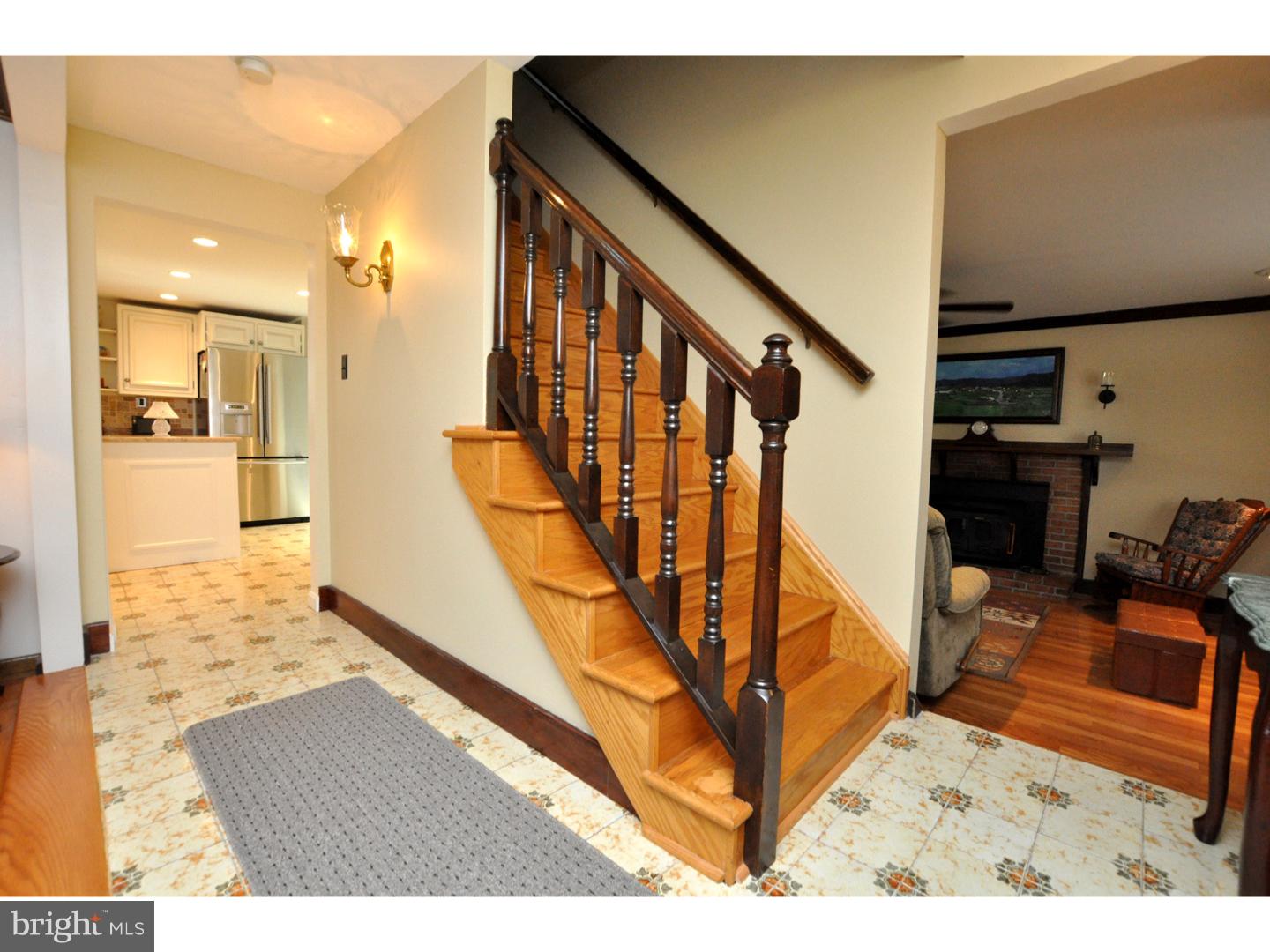 16 Ridgewood Avenue Delran, NJ 08075 - Photo 3 of 25 Hallway