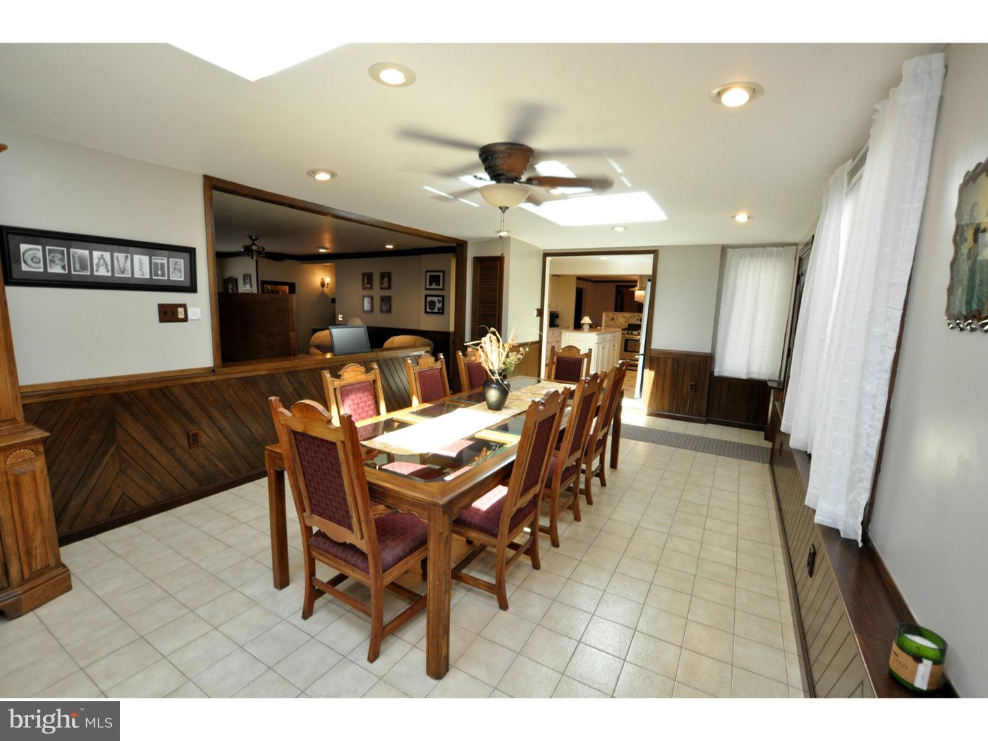 16 Ridgewood Avenue Delran, NJ 08075 - Photo 6 of 25 Great Room