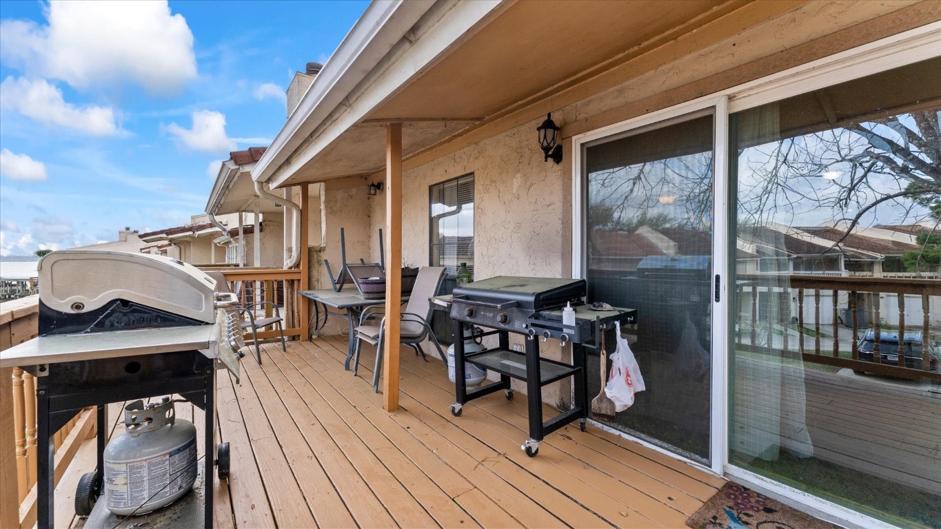 41 Regency Point Montgomery, TX 77356 - Photo 13 of 44 a view of deck with patio