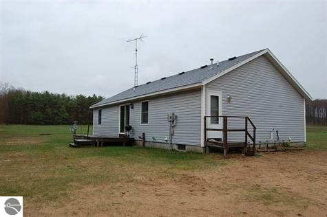 9847 Puffer Road Southwest South Boardman, MI 49680 - Photo 11 of 39 1794072-10.JPG