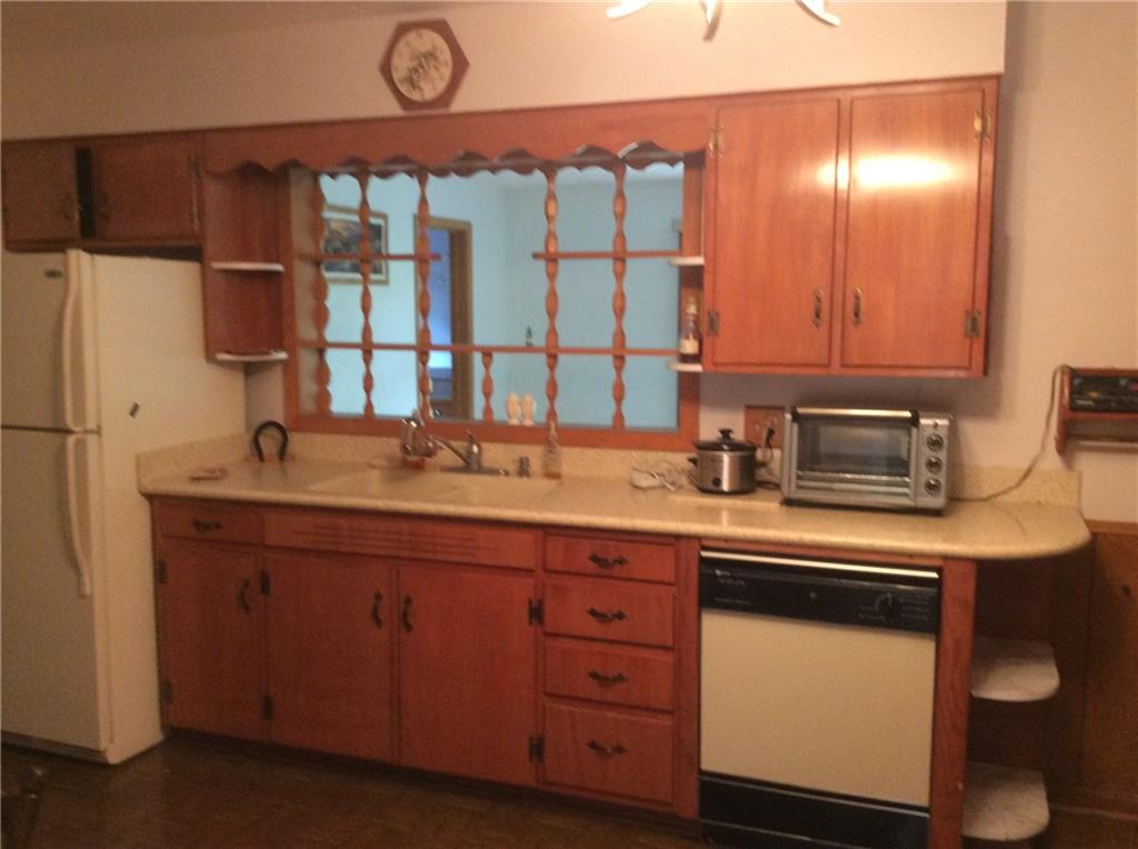 3376 McConnell Road Hermitage, PA 16148 - Photo 3 of 13 Large eat in kitchen