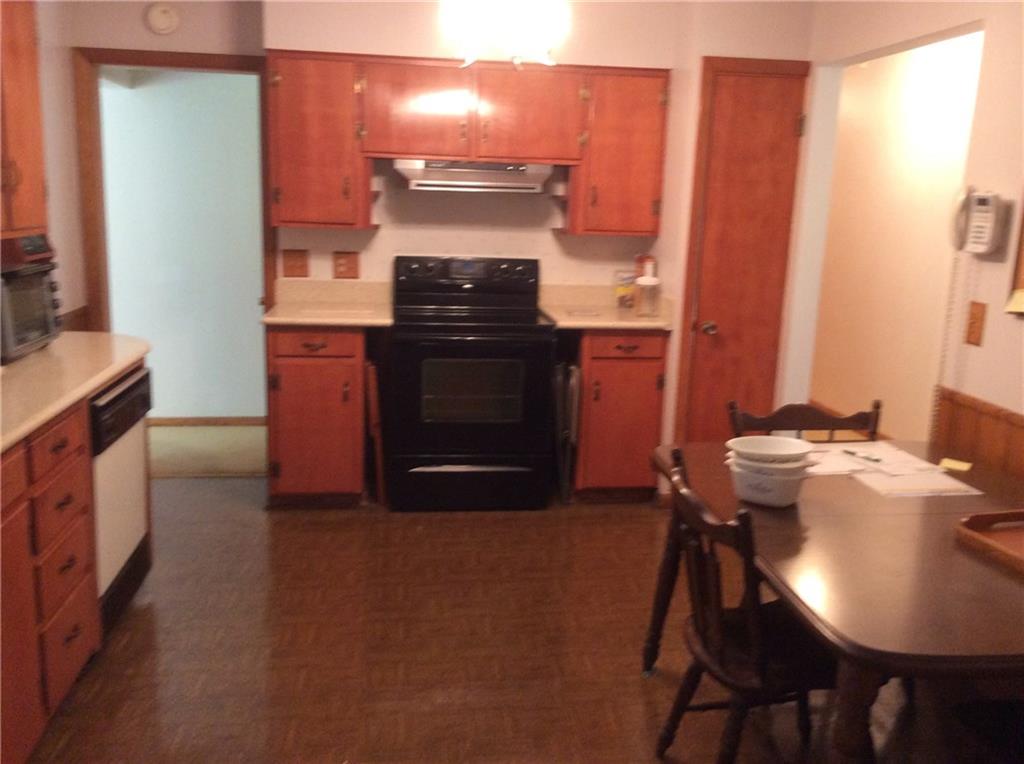 3376 McConnell Road Hermitage, PA 16148 - Photo 4 of 13 kitchen appliances are staying