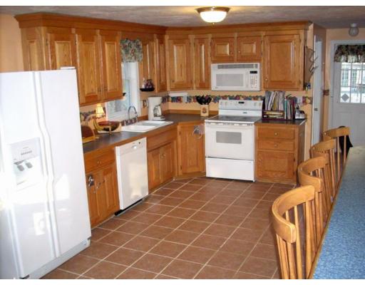170 Island Road Lunenburg, MA 01462 - Photo 2 of 14