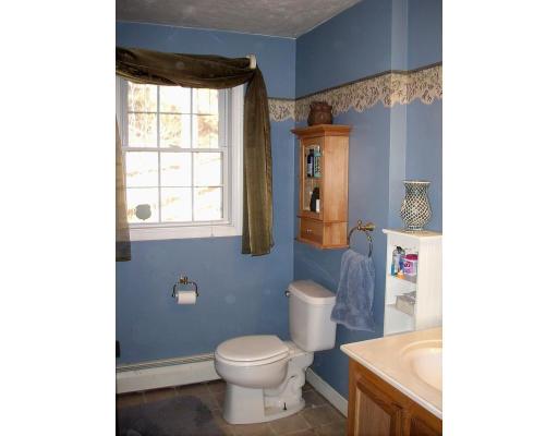 170 Island Road Lunenburg, MA 01462 - Photo 5 of 14