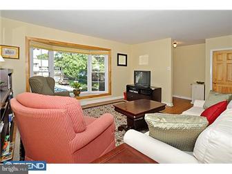 8 Red Oak Road Oreland, PA 19075 - Photo 4 of 12 Living Room