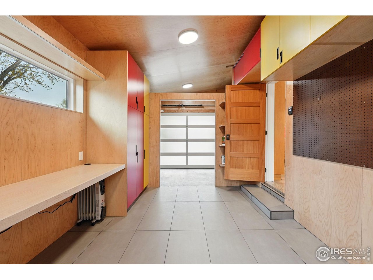 2970 21st Street Boulder, CO 80304 - Photo 29 of 33 a bathroom with a bathtub and a sink
