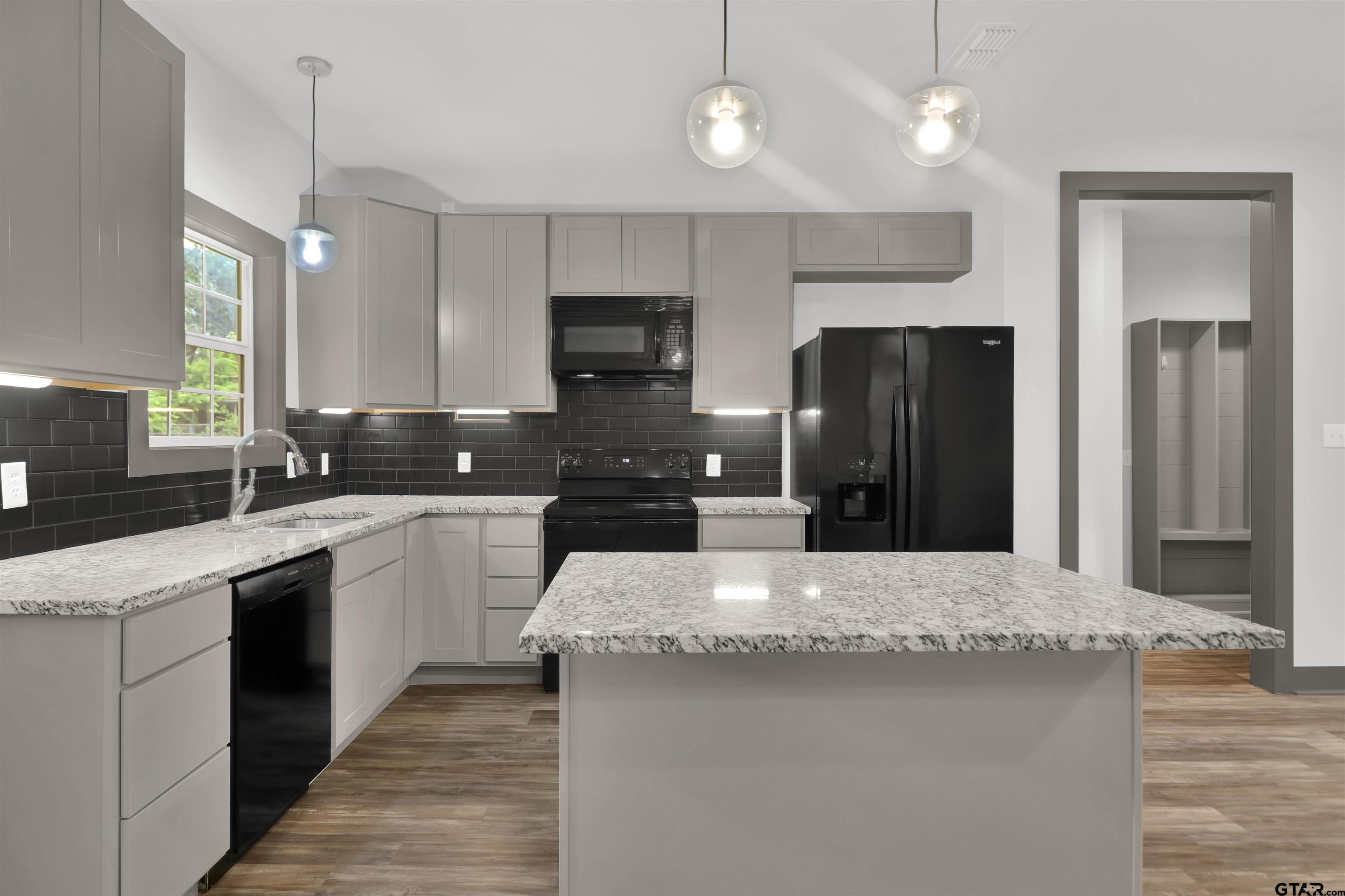 220 Sherman Street Rusk, TX 75785 - Photo 13 of 33