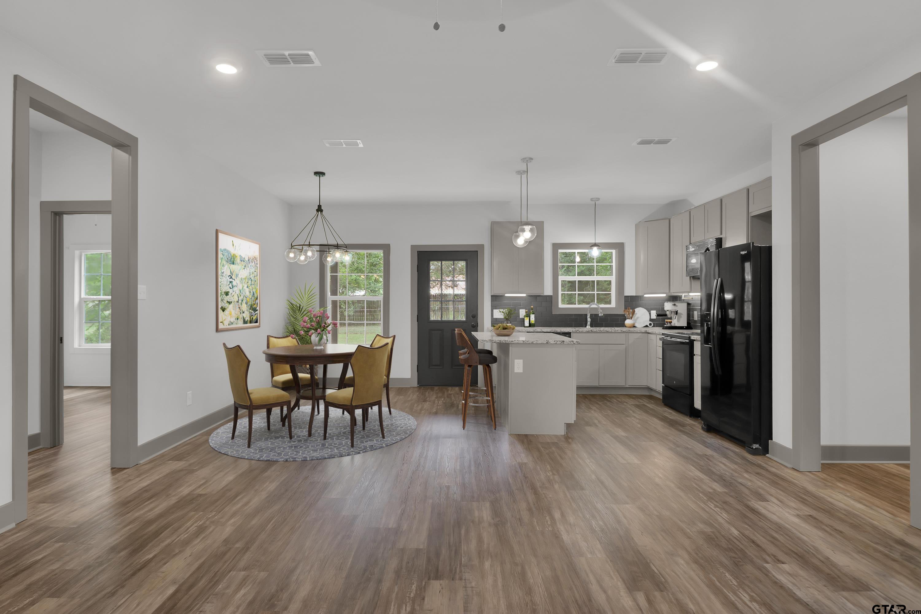 220 Sherman Street Rusk, TX 75785 - Photo 8 of 33