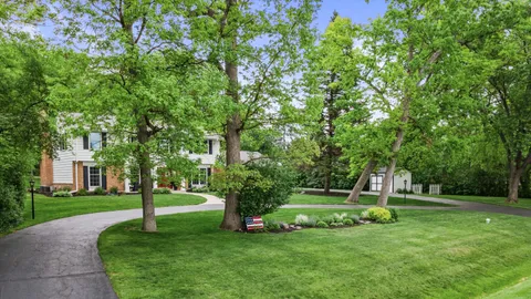 $575,000 | N10-w27274 Rolling Ridge Drive, Waukesha, WI 53188