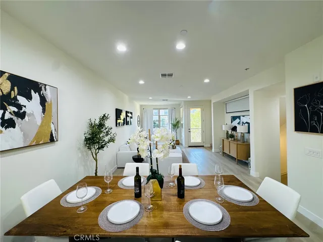 $1,230,000 | 52 Capricorn, Irvine, CA 92618