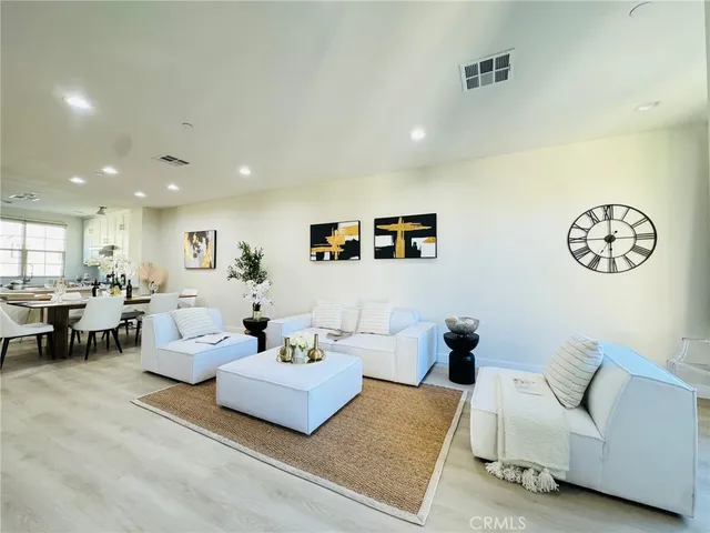 $1,230,000 | 52 Capricorn, Irvine, CA 92618