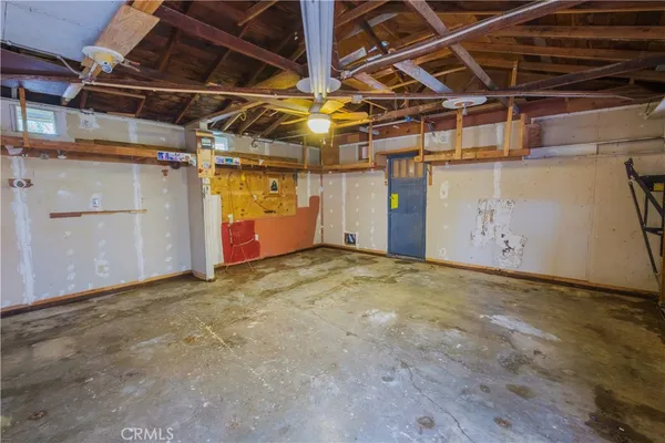 a view of a garage