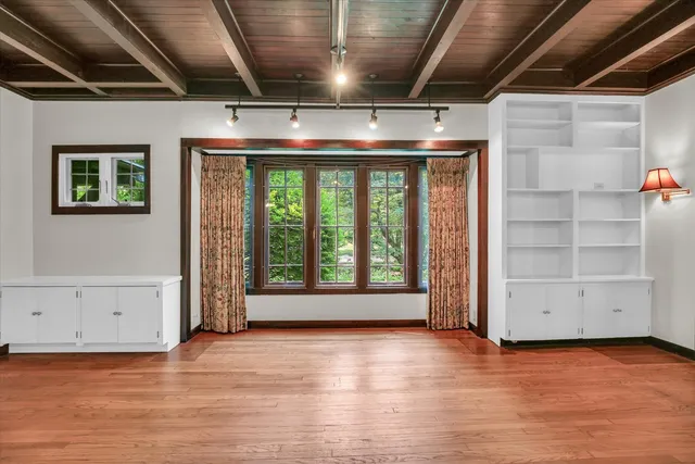 $369,900 | 910 West Park Avenue, Champaign, IL 61821