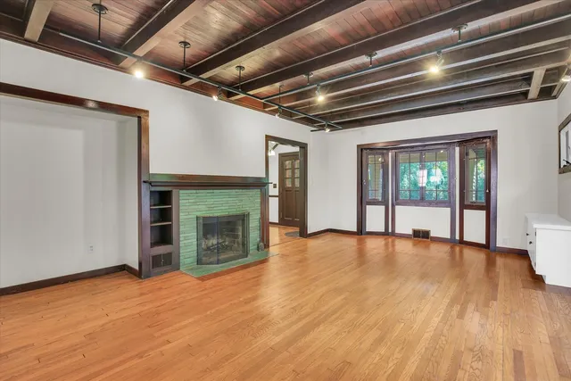 $369,900 | 910 West Park Avenue, Champaign, IL 61821