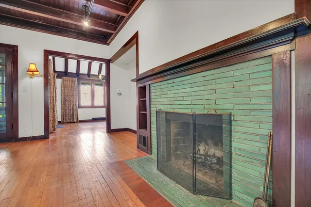 $369,900 | 910 West Park Avenue, Champaign, IL 61821