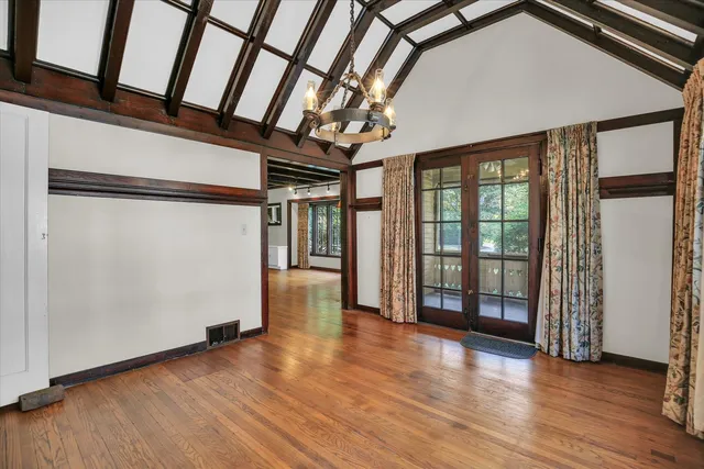 $369,900 | 910 West Park Avenue, Champaign, IL 61821