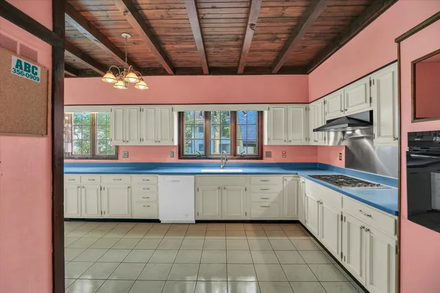 $369,900 | 910 West Park Avenue, Champaign, IL 61821