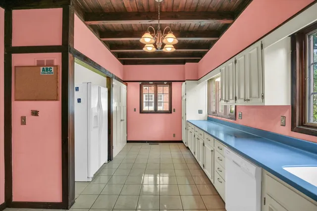 $369,900 | 910 West Park Avenue, Champaign, IL 61821