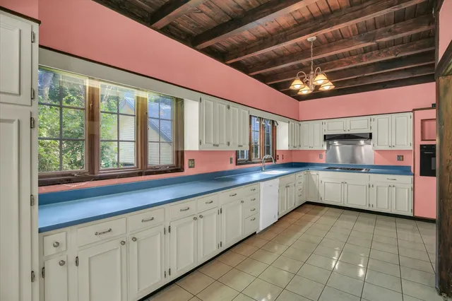 $369,900 | 910 West Park Avenue, Champaign, IL 61821