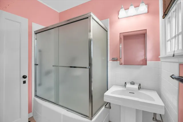 $369,900 | 910 West Park Avenue, Champaign, IL 61821