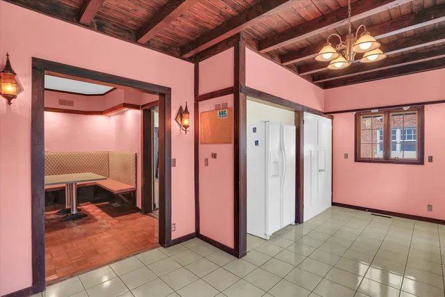 $369,900 | 910 West Park Avenue, Champaign, IL 61821