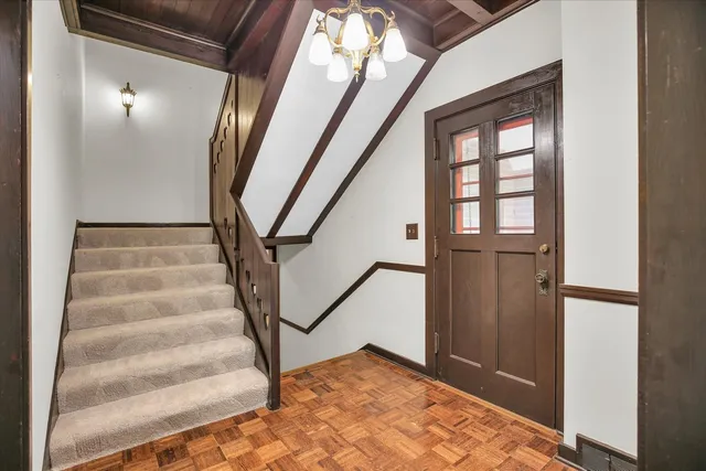 $369,900 | 910 West Park Avenue, Champaign, IL 61821