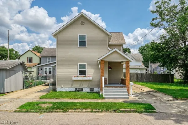 $196,900 | 353 3rd Street Northwest, Barberton, OH 44203