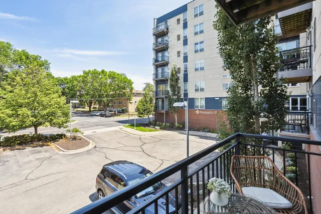 $225,000 | 1502 5th Street North, Unit 211, Hopkins, MN 55305