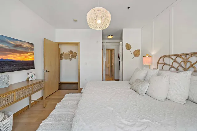 $225,000 | 1502 5th Street North, Unit 211, Hopkins, MN 55305