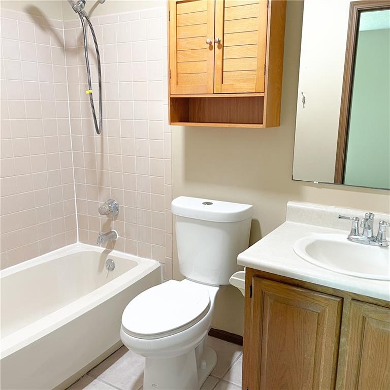 7564 5 Points Road Indianapolis, IN 46259 - Photo 13 of 15 Gallery Image 13