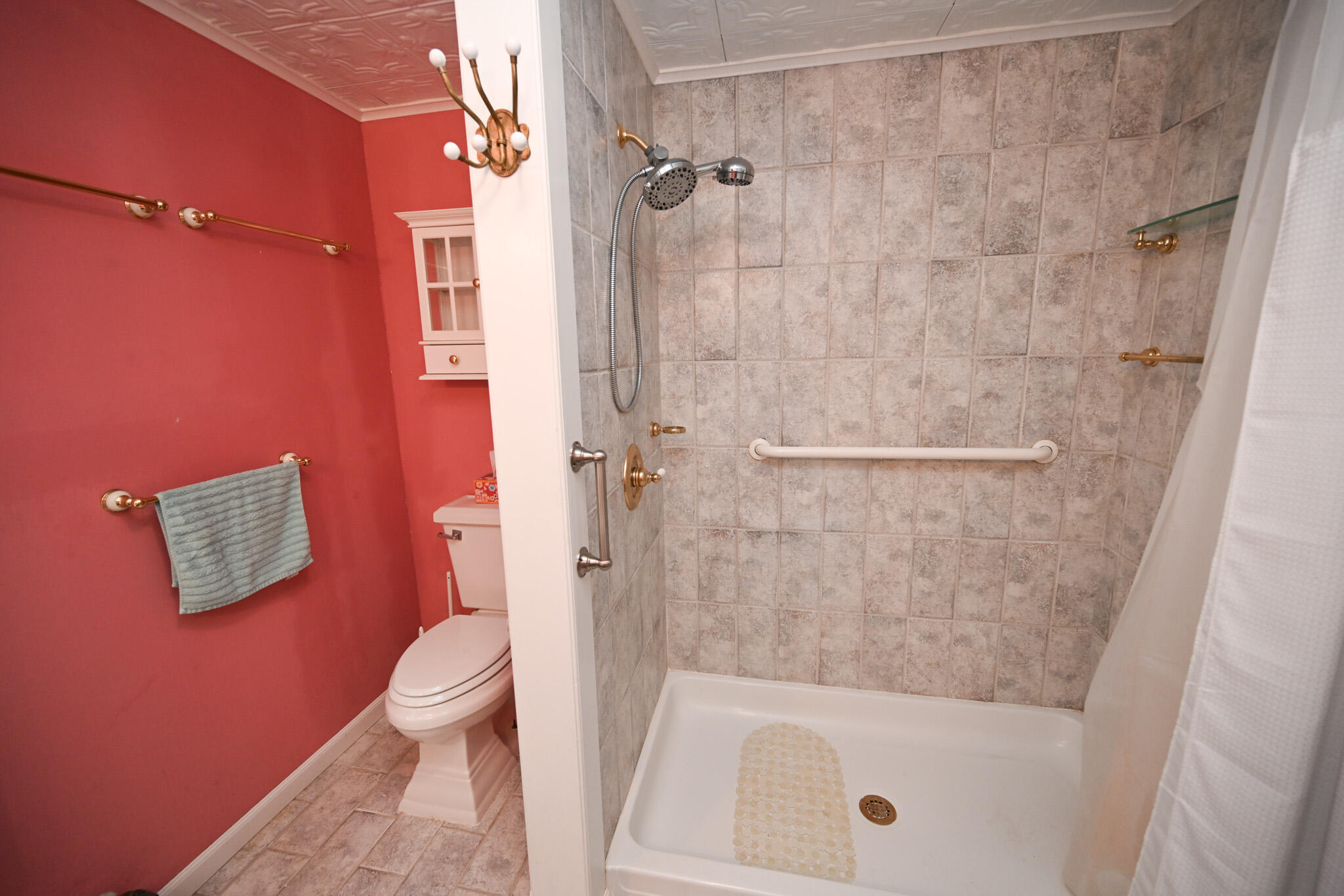 41 Stoneybrook Road Hampden, ME 04444 - Photo 18 of 34 Full Bath