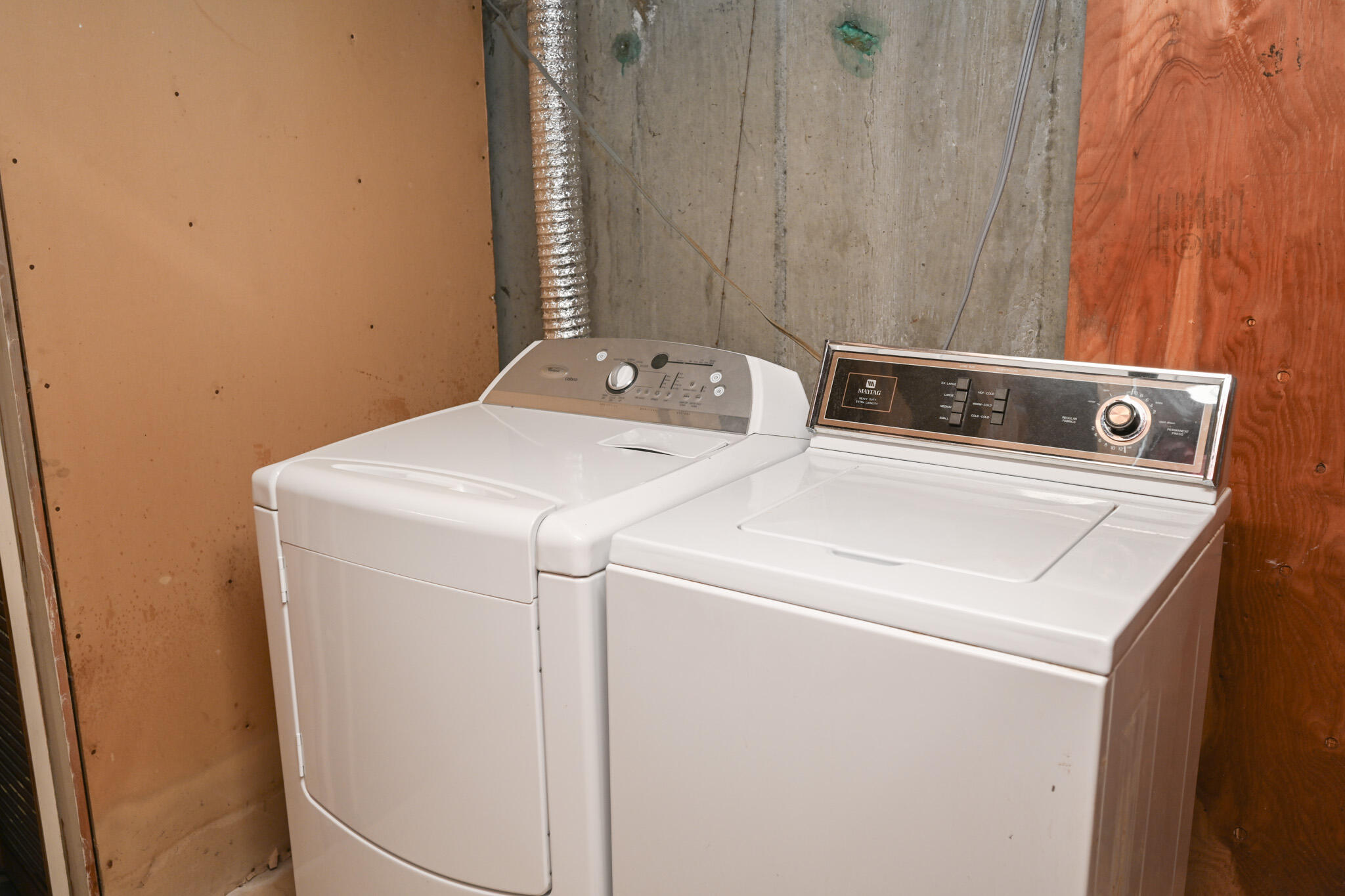 41 Stoneybrook Road Hampden, ME 04444 - Photo 27 of 34 Laundry