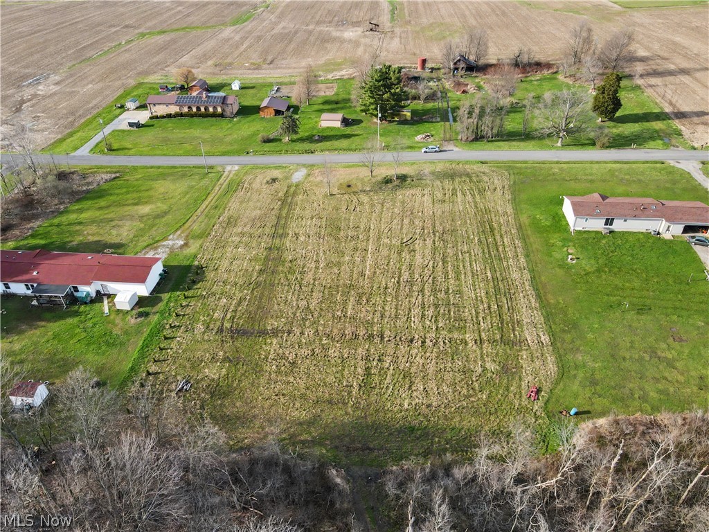 24865 Center Avenue Homeworth, OH 44634 - Photo 2 of 8