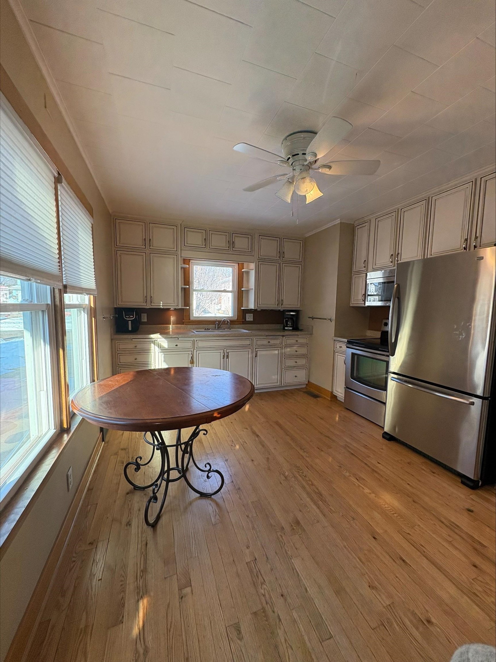 423 Monroe Street Sparta, WI 54656 - Photo 3 of 15