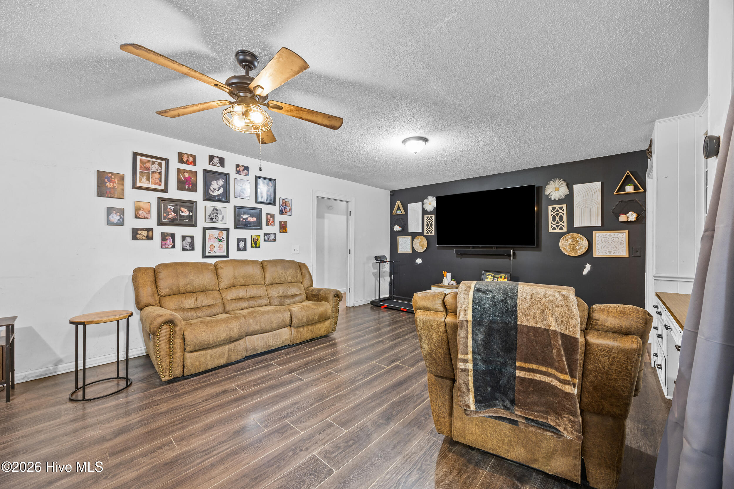 1361 Fountaintown Road Beulaville, NC 28518 - Photo 9 of 46 9_living room