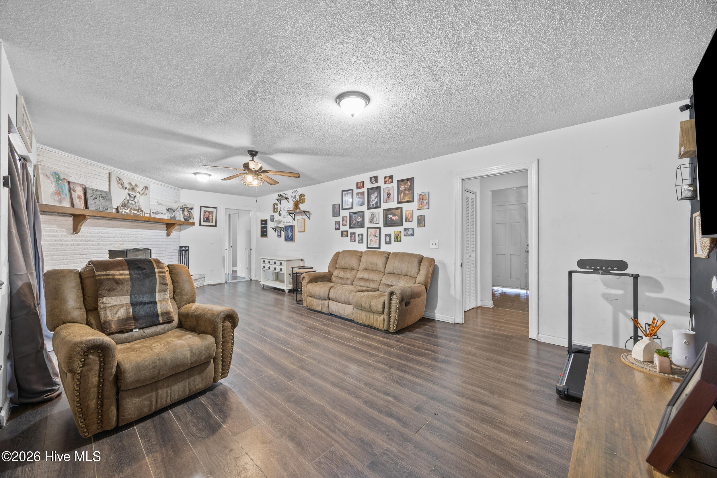 1361 Fountaintown Road Beulaville, NC 28518 - Photo 11 of 46 11_living room
