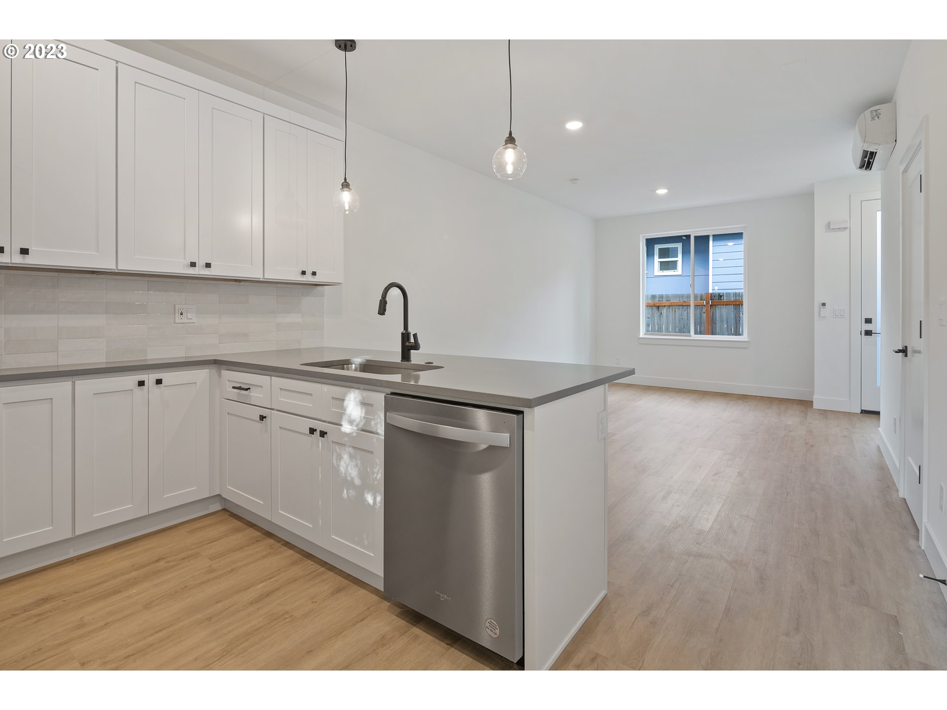 5105 Southeast Rural Street Portland, OR 97206 - Photo 8 of 23 Gallery Image 8