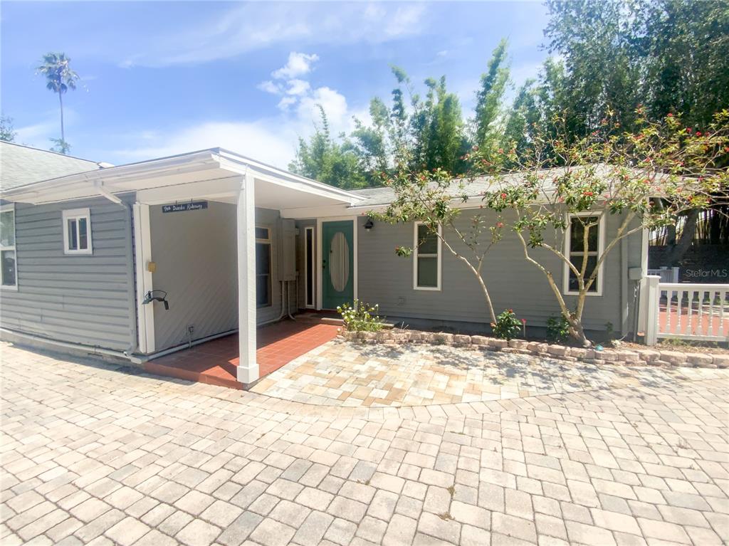 657 Broadway, Unit B Dunedin, FL 34698 - Photo 1 of 31