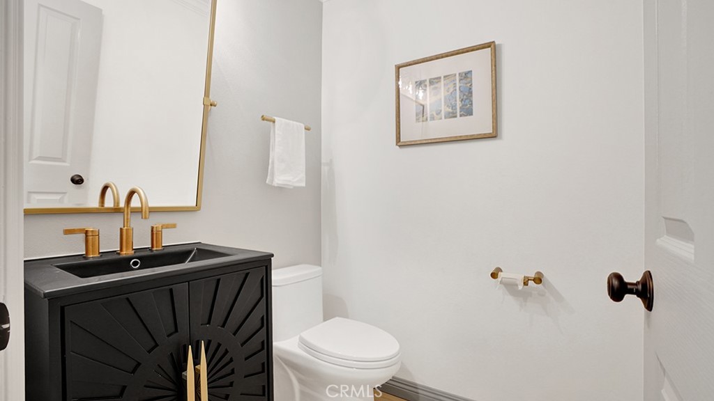 79 Modesto Irvine, CA 92602 - Photo 47 of 54 Modern guest bathroom down stairs