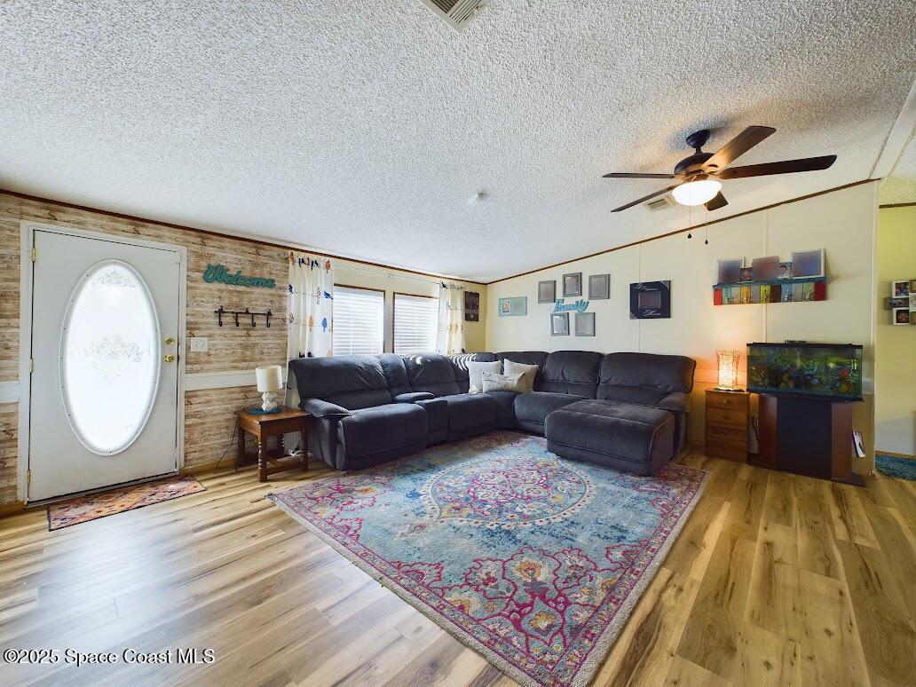 4011 Fountain Palm Road Cocoa, FL 32926 - Photo 3 of 22 Living Room 1